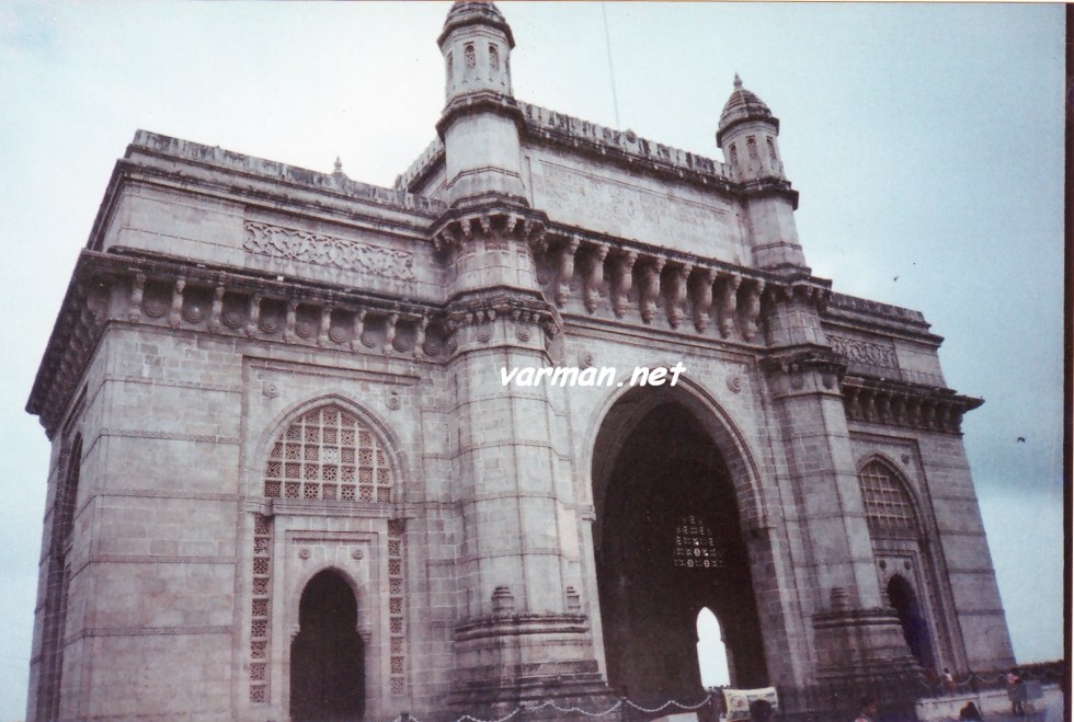 Mumbai - Gateway of India - Shot with analogue - Canon Prima Tele