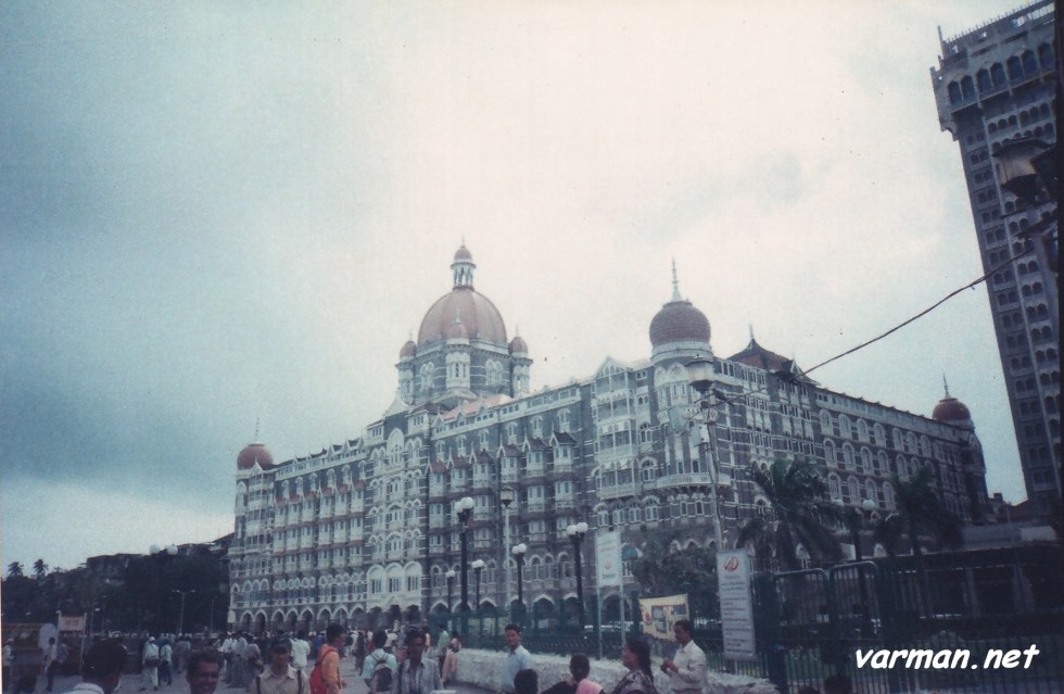 The Taj Mahal Palace Hotel - Shot with analogue: Canon Prima Tele